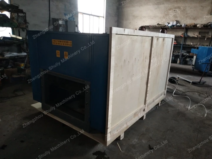 Cloth cutting machine delivery